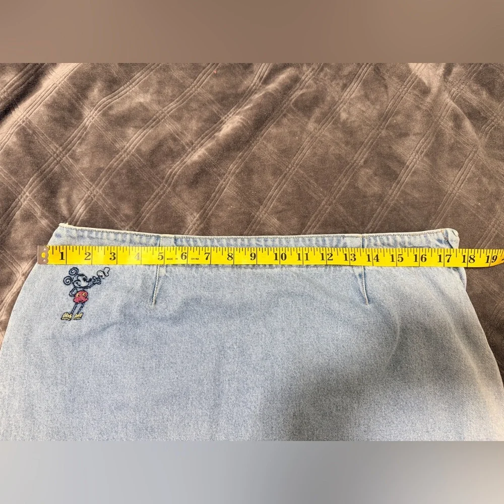 Vintage Disney Store Mickey Mouse Embroidered Jean Skirt‎ Size L Pockets Modest